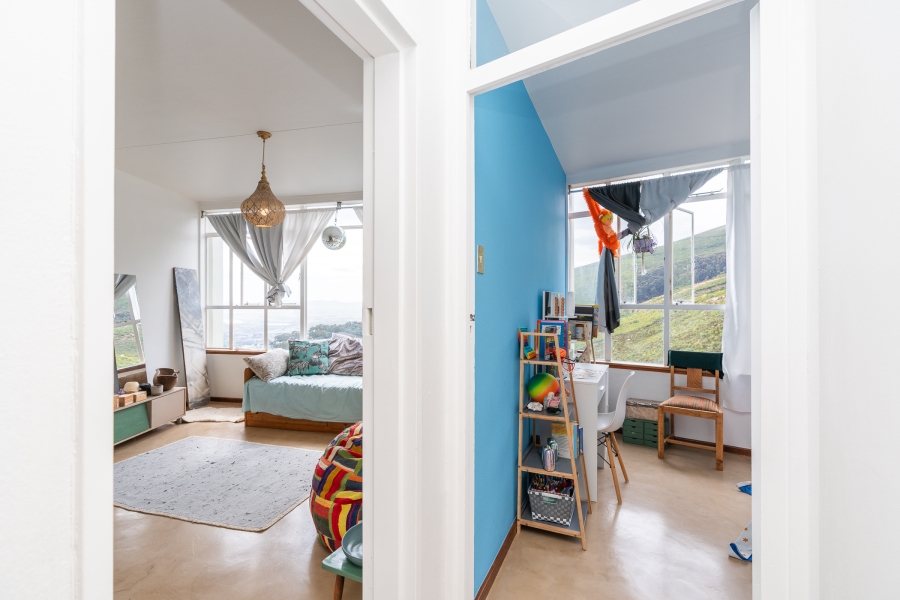 1 Bedroom Property for Sale in Vredehoek Western Cape